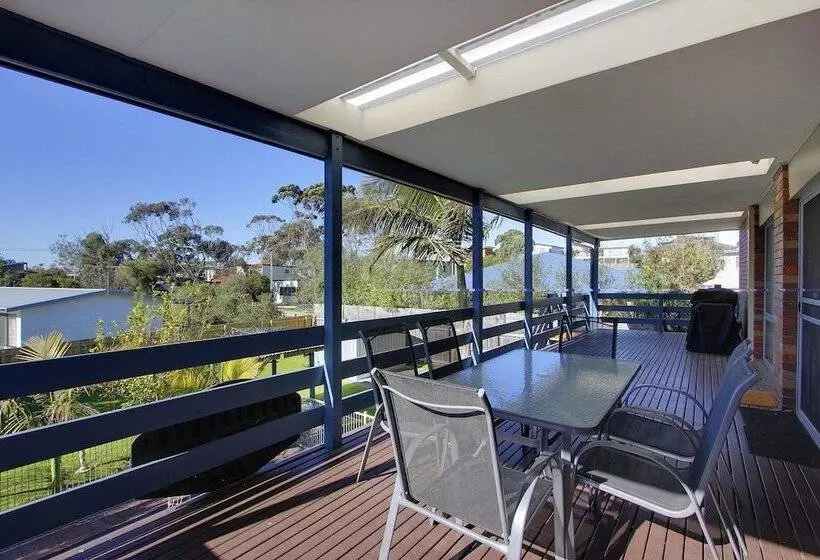 47 Anderson With Pool In Cowes