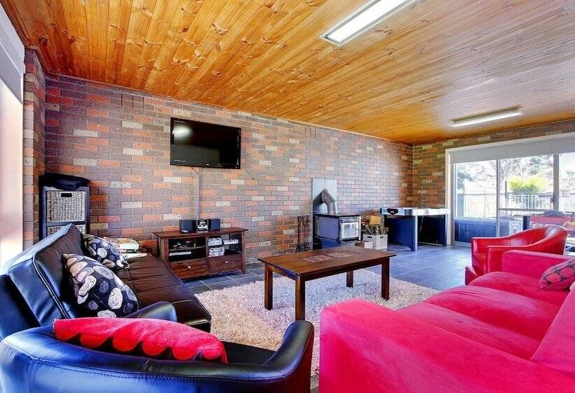 47 Anderson With Pool In Cowes