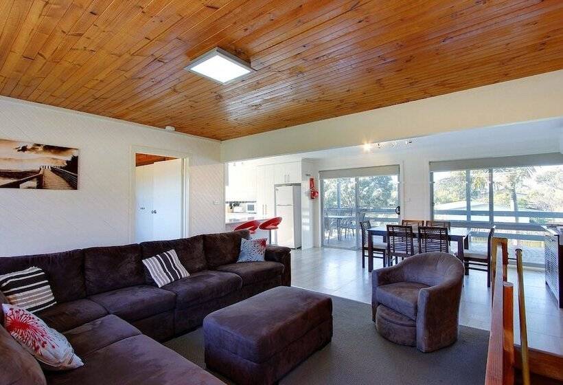 47 Anderson With Pool In Cowes