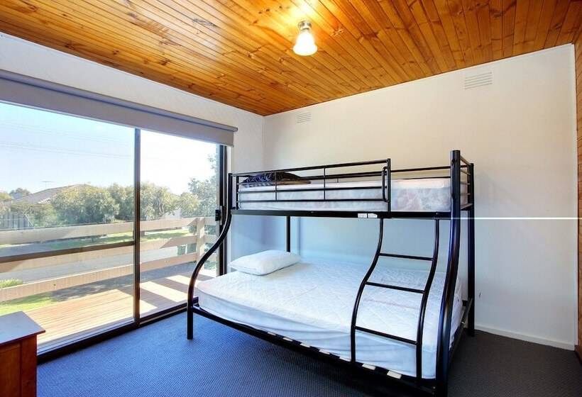 47 Anderson With Pool In Cowes