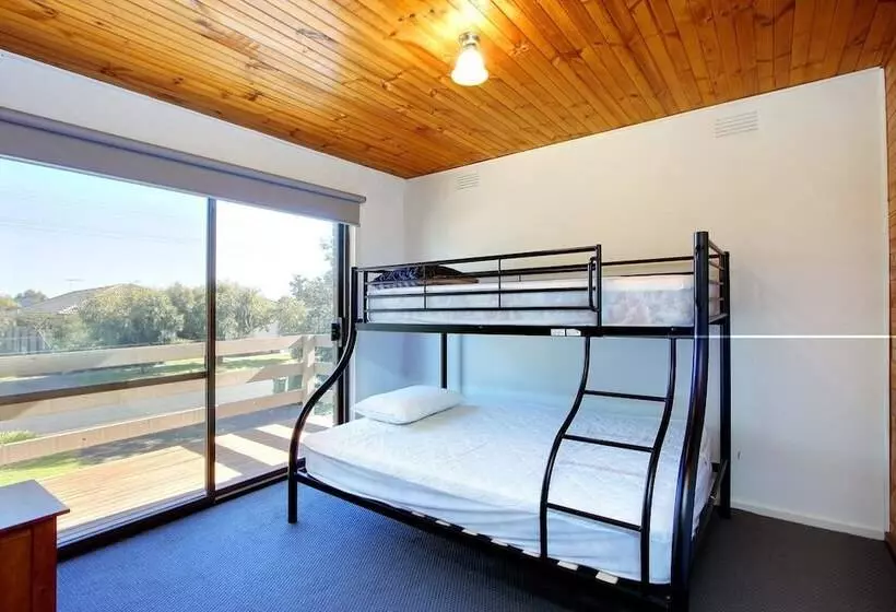 47 Anderson With Pool In Cowes