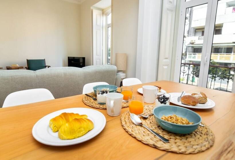 Almirante Reis Deluxe Apartment