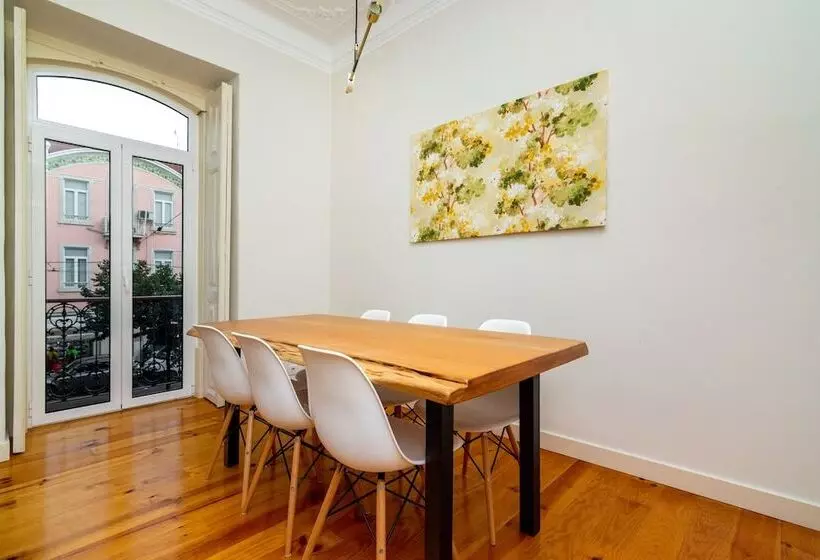 Almirante Reis Deluxe Apartment