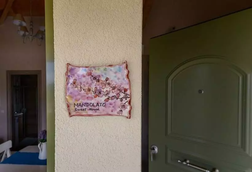 Comfeto & Mandolato Sweet Houses