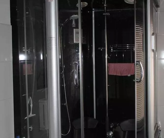 簡易ホテル Privatzimmer Hagen