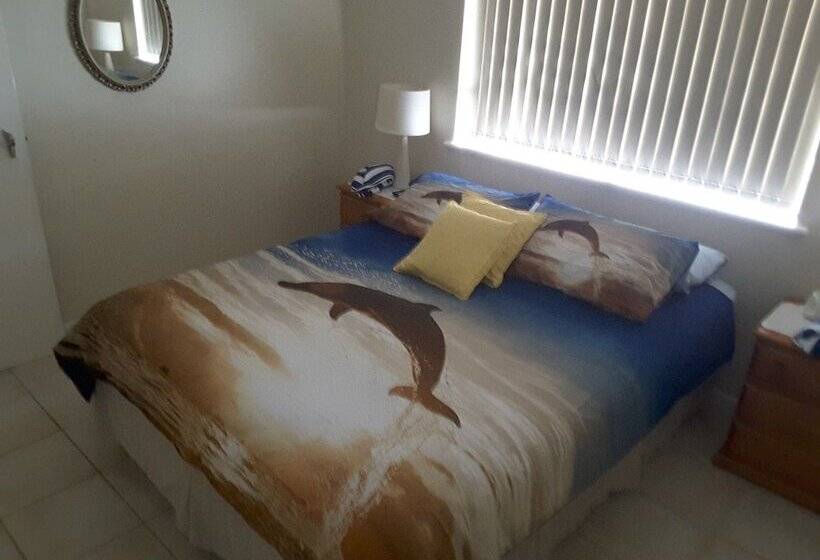 Ocean Beach Chalet 15