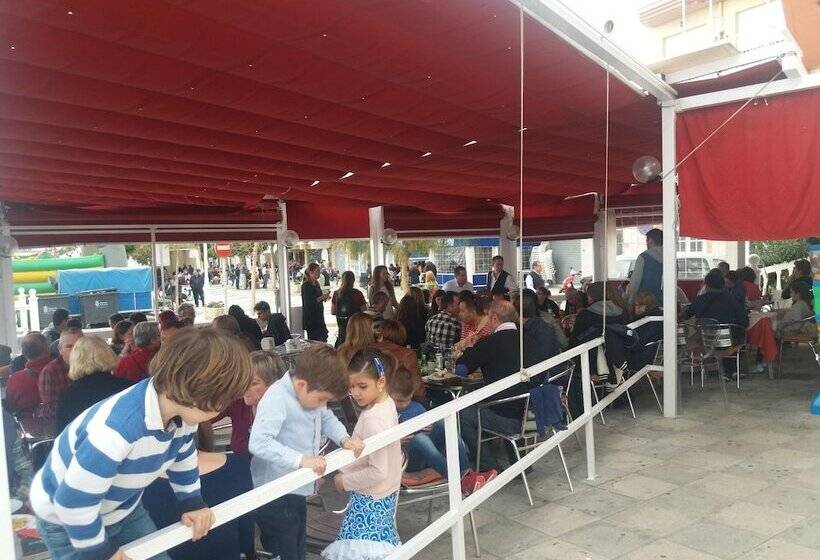 پانسیون Hostal Costa Sol