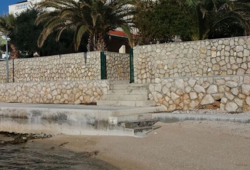 Apartments Next To The Sea Maris