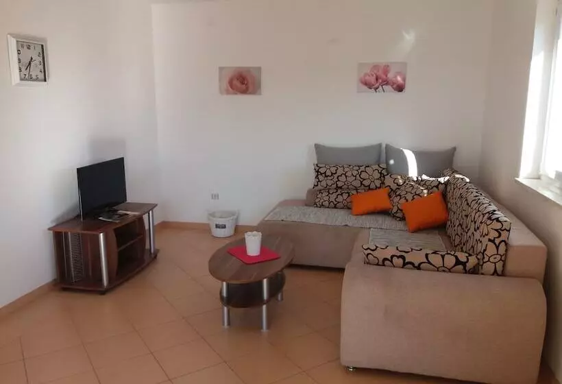 Apartments Next To The Sea Maris