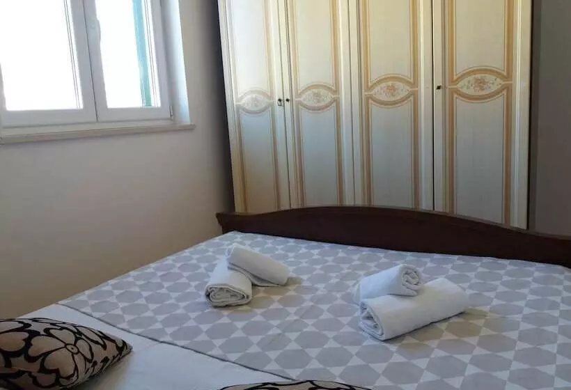 Apartments Next To The Sea Maris