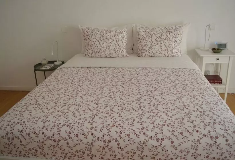 Cozy Apartment At Carcavelos Beach