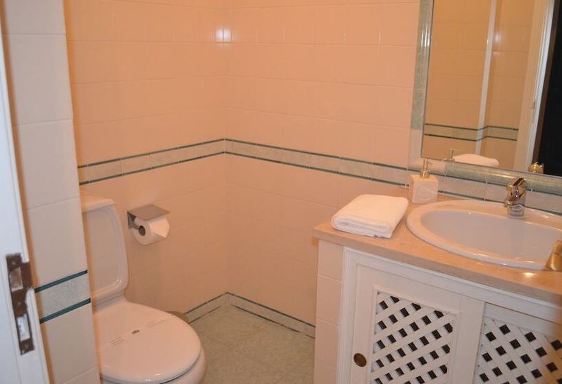 Cozy Apartment At Carcavelos Beach