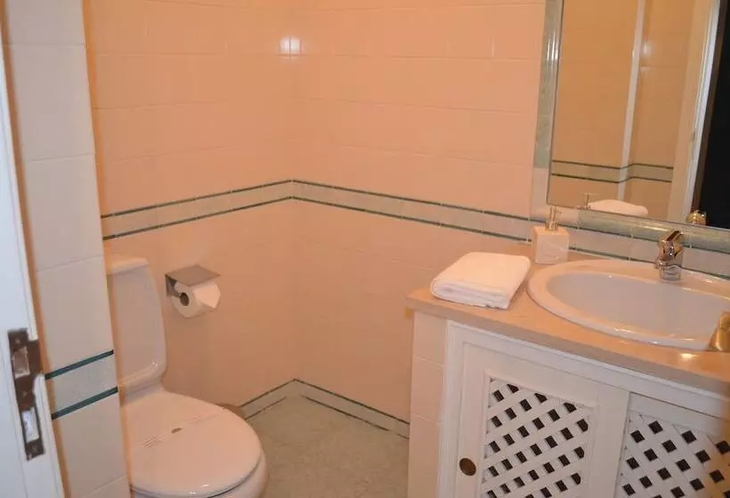 Cozy Apartment At Carcavelos Beach