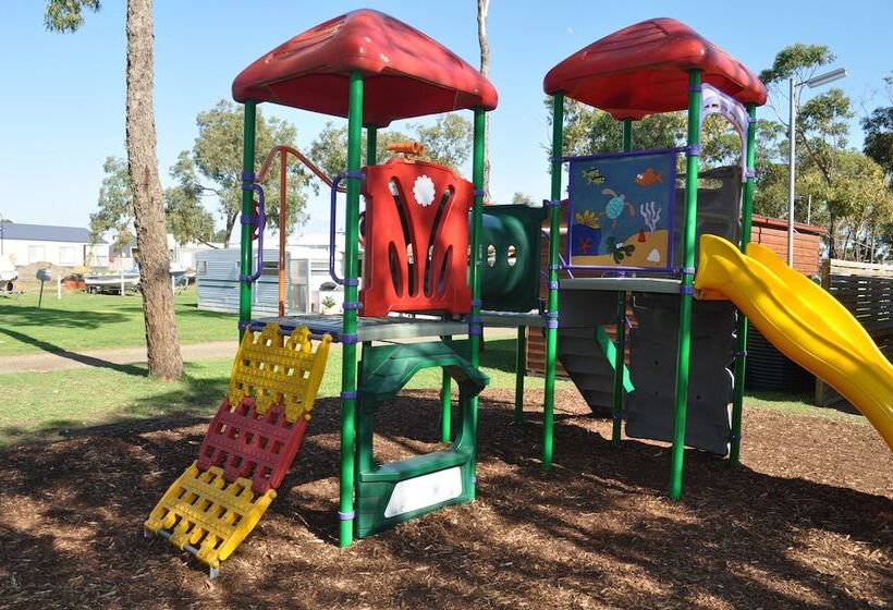 בית מלון כפרי Dylene Caravan Park   2 Br Family Cabin With Air