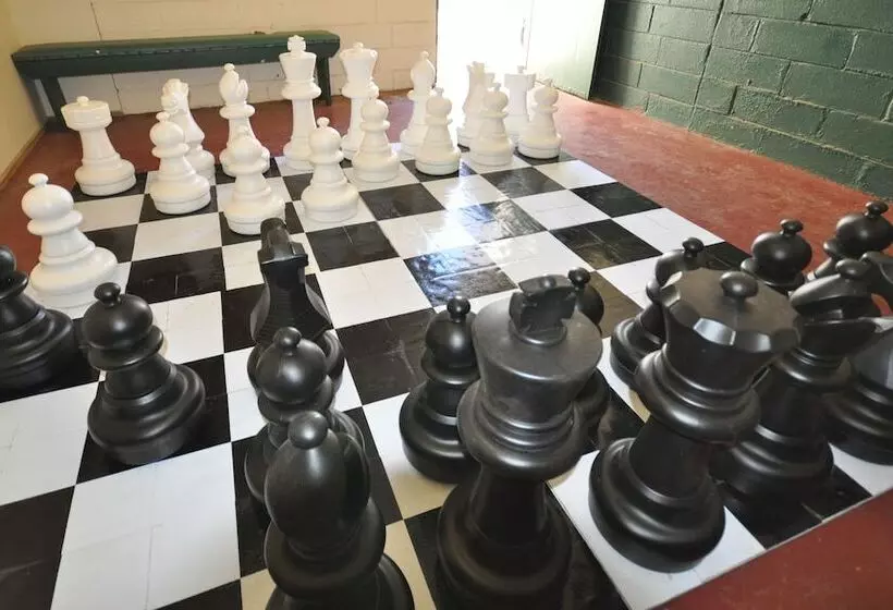 Hotelli Dylene Caravan Park   2 Br Family Cabin With Air