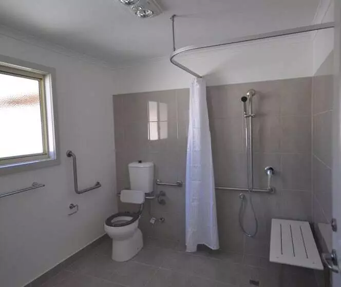 Hotelli Dylene Caravan Park   2 Br Family Cabin With Air