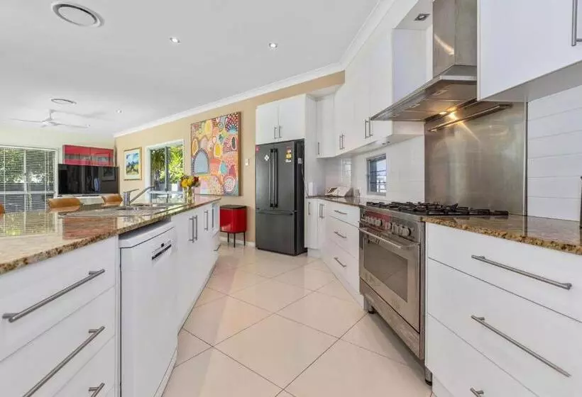 Splash House At Kingscliff   Pet Friendly With Pool