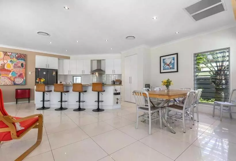 Splash House At Kingscliff   Pet Friendly With Pool