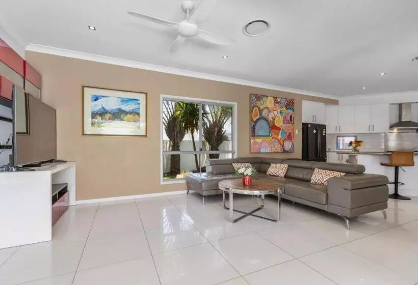 Splash House At Kingscliff   Pet Friendly With Pool