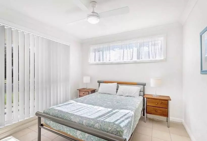 Danalene Parade, 1 25