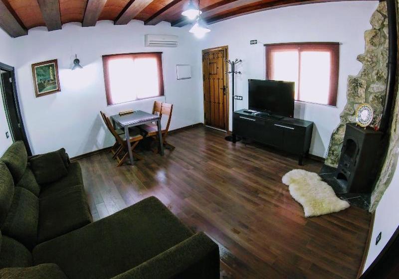 Bonito Chalet Con Piscina Cerca Del Mar