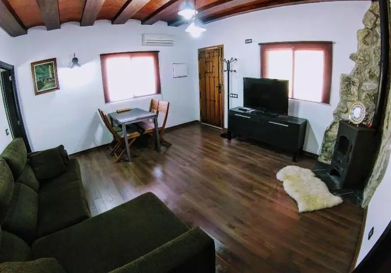 Bonito Chalet Con Piscina Cerca Del Mar