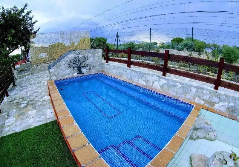 Bonito Chalet Con Piscina Cerca Del Mar