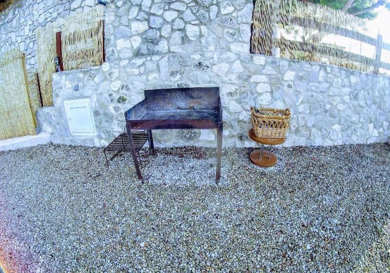 Bonito Chalet Con Piscina Cerca Del Mar