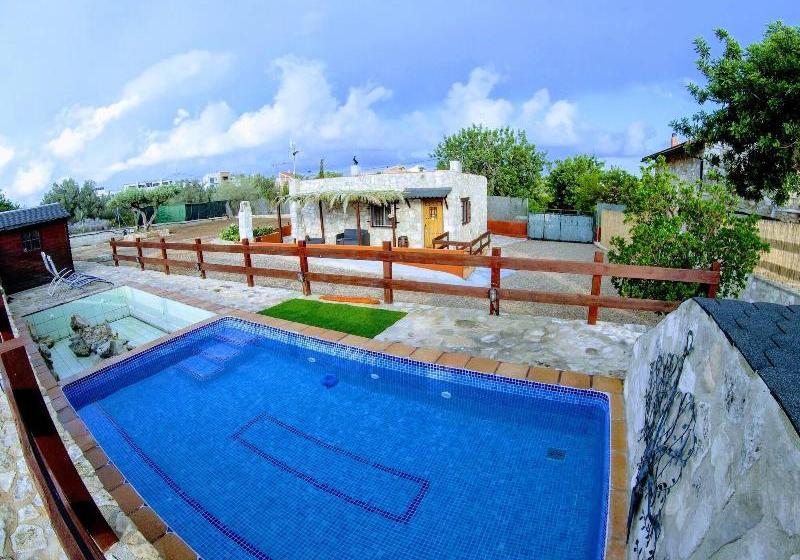 Bonito Chalet Con Piscina Cerca Del Mar