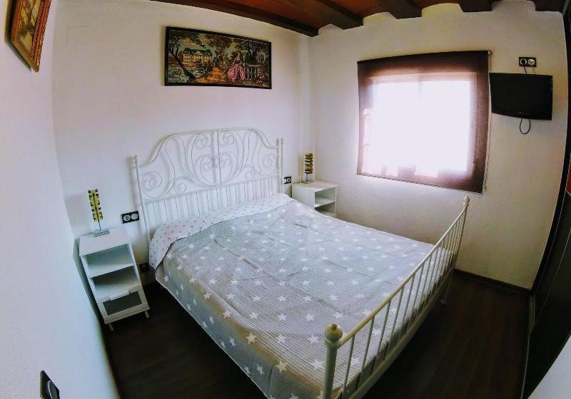 Bonito Chalet Con Piscina Cerca Del Mar