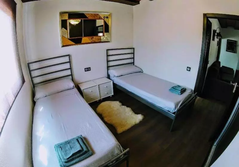 Bonito Chalet Con Piscina Cerca Del Mar