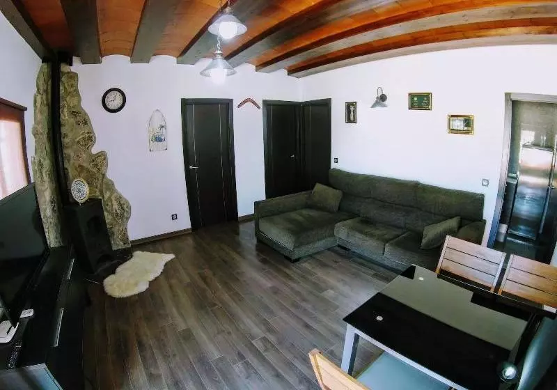 Bonito Chalet Con Piscina Cerca Del Mar