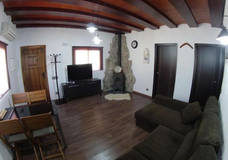 Bonito Chalet Con Piscina Cerca Del Mar