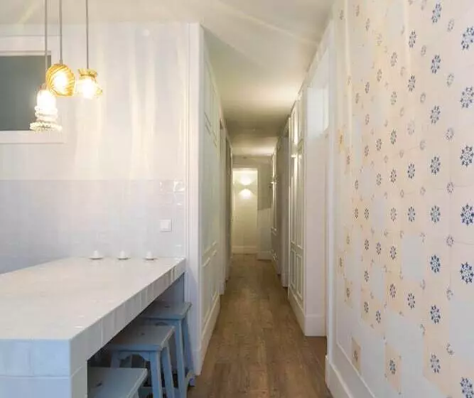 Majatalo 1898 Home & Suites