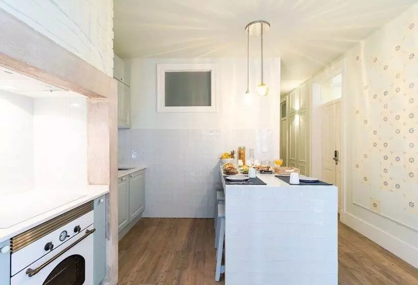 Majatalo 1898 Home & Suites