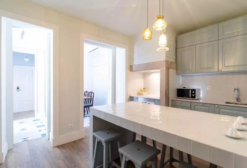 Majatalo 1898 Home & Suites