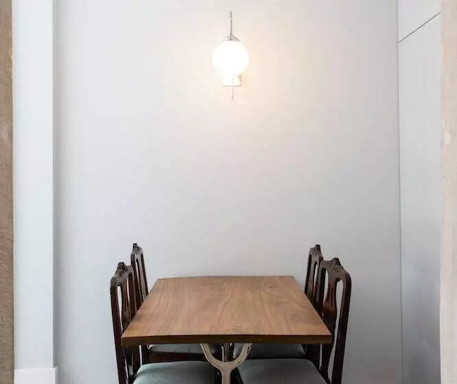 Majatalo 1898 Home & Suites