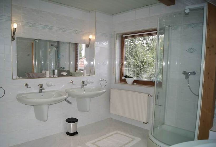 Petit Triotel   In Leukersdorf