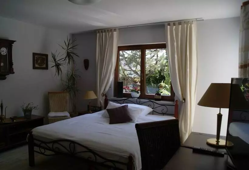 Petit Triotel   In Leukersdorf