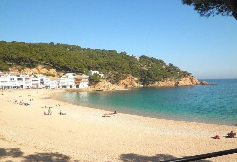 104678    Villa In Tamariu