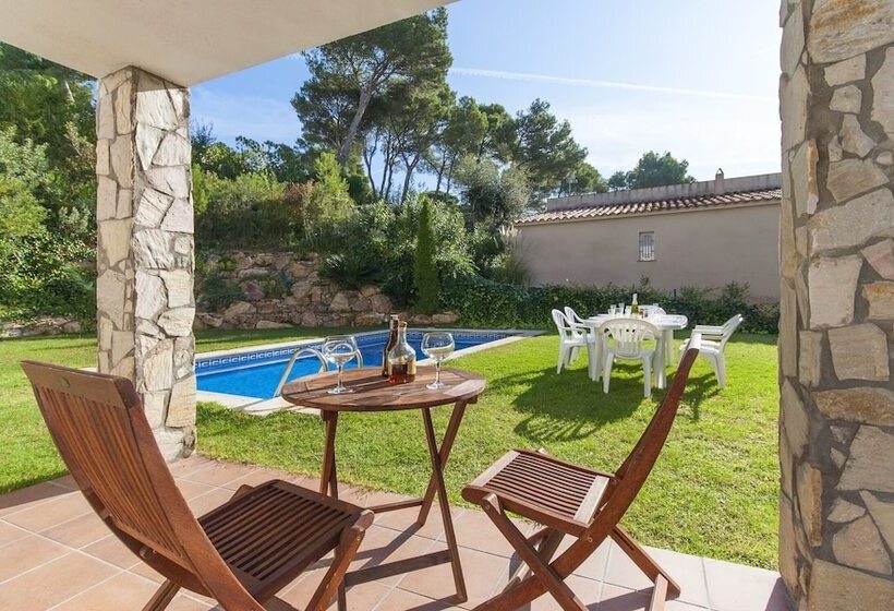 104678    Villa In Tamariu