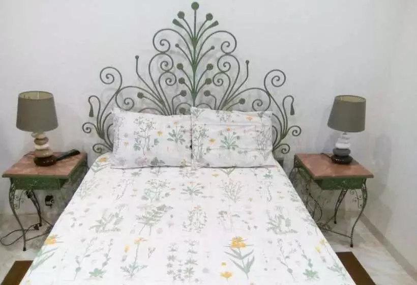 House With 4 Bedrooms In Corroios, With Pool Access, Enclosed Garden And Wifi 4 Km From The Beach