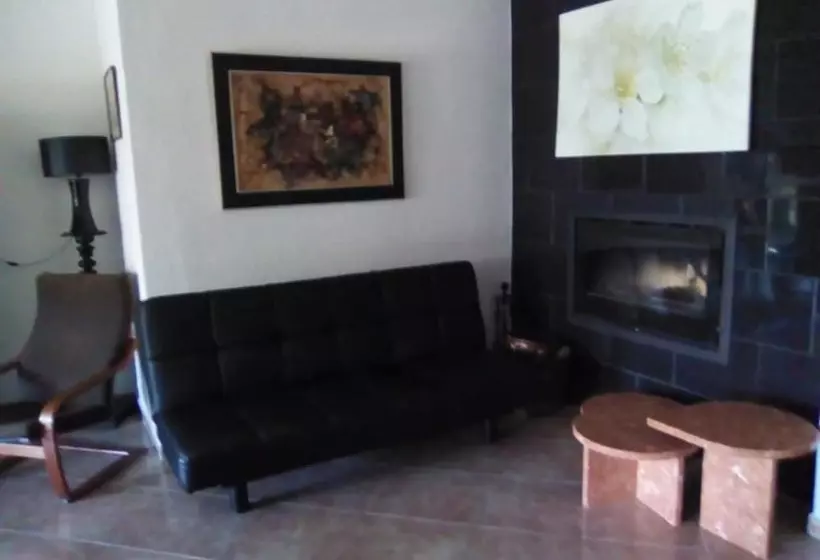 House With 4 Bedrooms In Corroios, With Pool Access, Enclosed Garden And Wifi 4 Km From The Beach