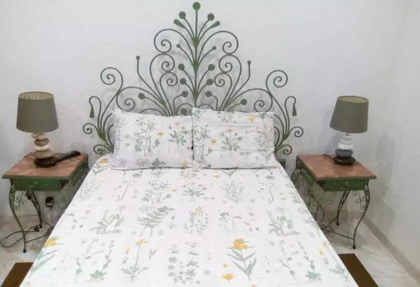 House With 4 Bedrooms In Corroios, With Pool Access, Enclosed Garden And Wifi 4 Km From The Beach