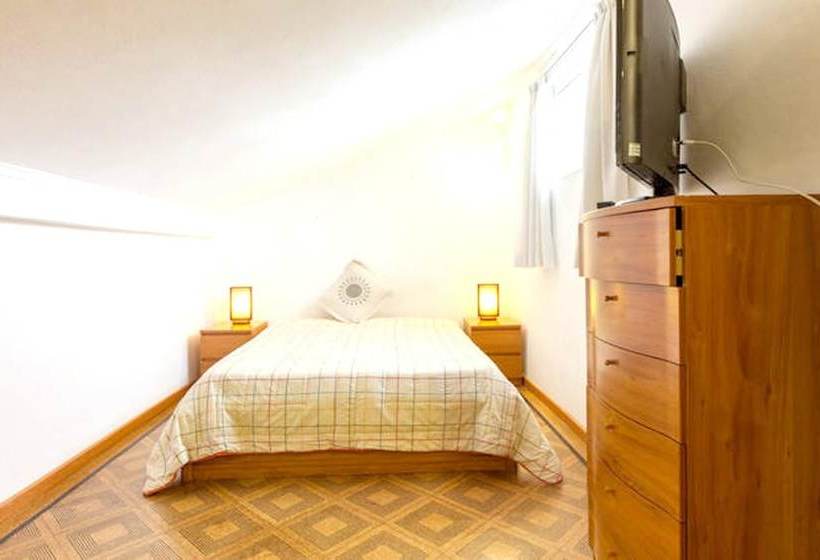 House With 4 Bedrooms In Corroios, With Pool Access, Enclosed Garden And Wifi 4 Km From The Beach