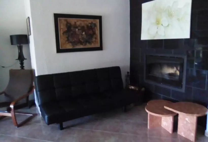 House With 4 Bedrooms In Corroios, With Pool Access, Enclosed Garden And Wifi 4 Km From The Beach
