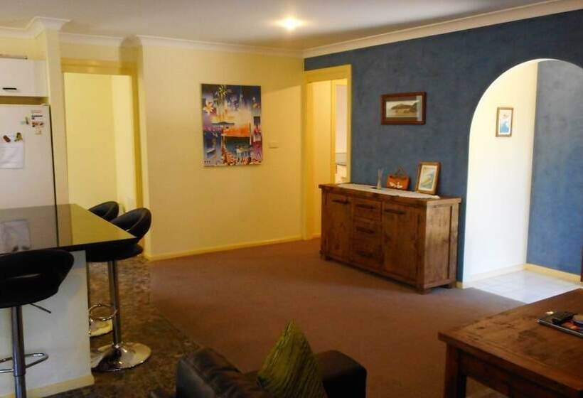 Lees By The Sea At South West Rocks