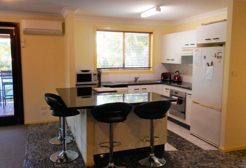 Lees By The Sea At South West Rocks