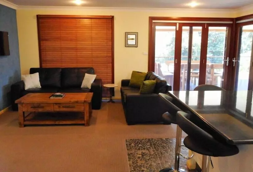 Lees By The Sea At South West Rocks