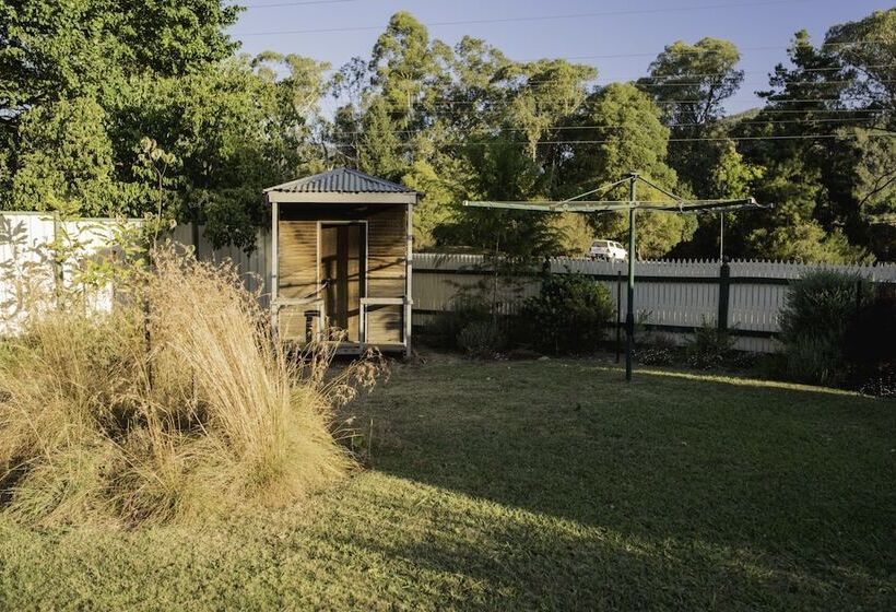 Monty S On Lumley Drive